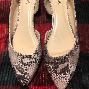 Qupid faux snakeskin flat, Size 10 NWOT
